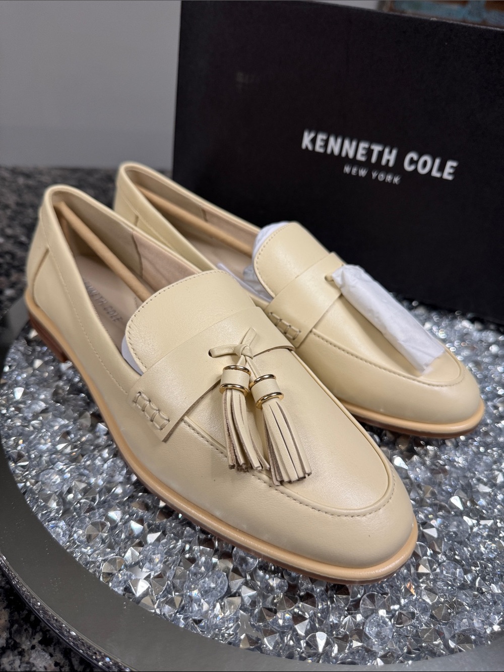 Kenneth Cole Cream lambs wool Leather Tassel Loafers NEW 8